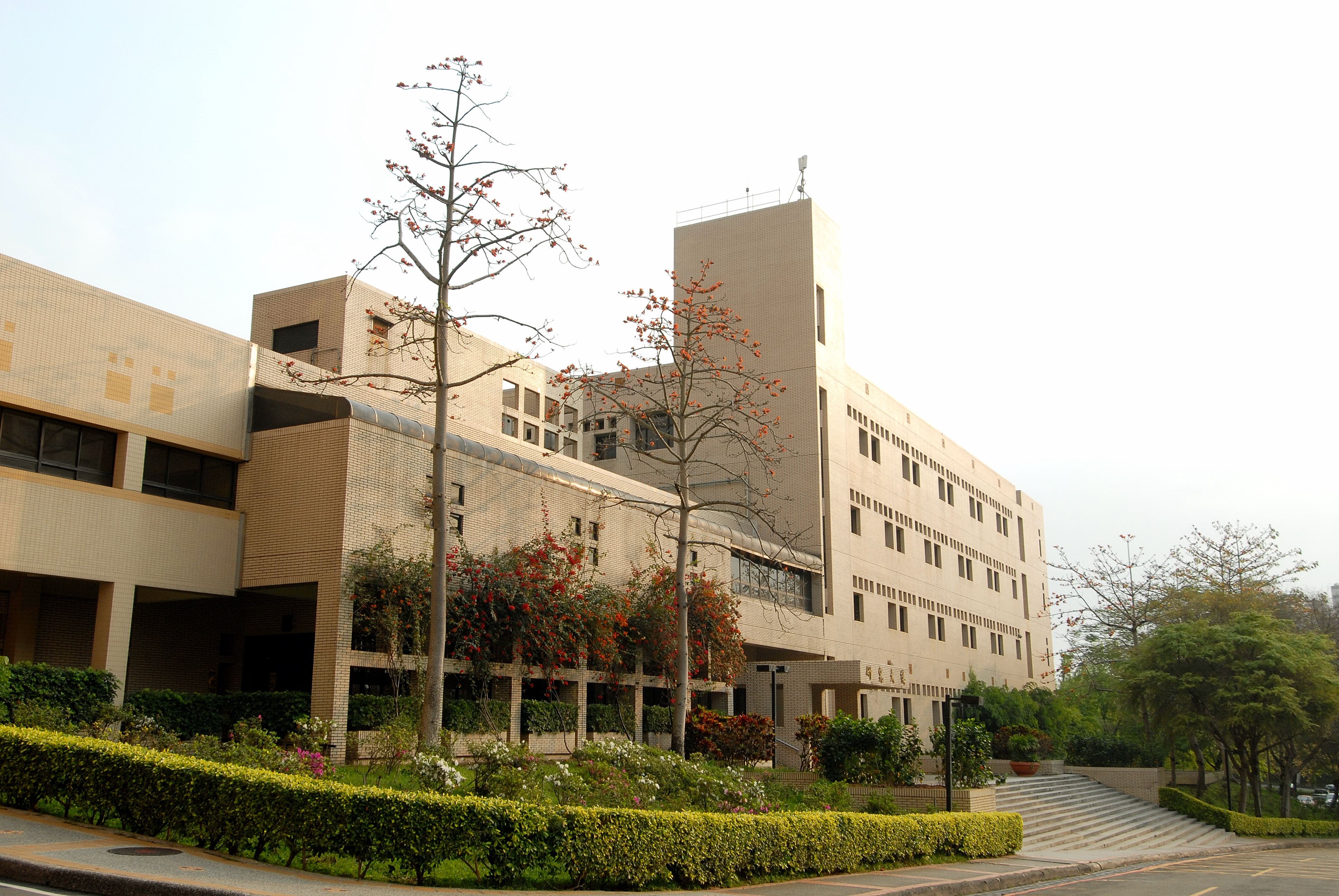 04.研究大樓.JPG