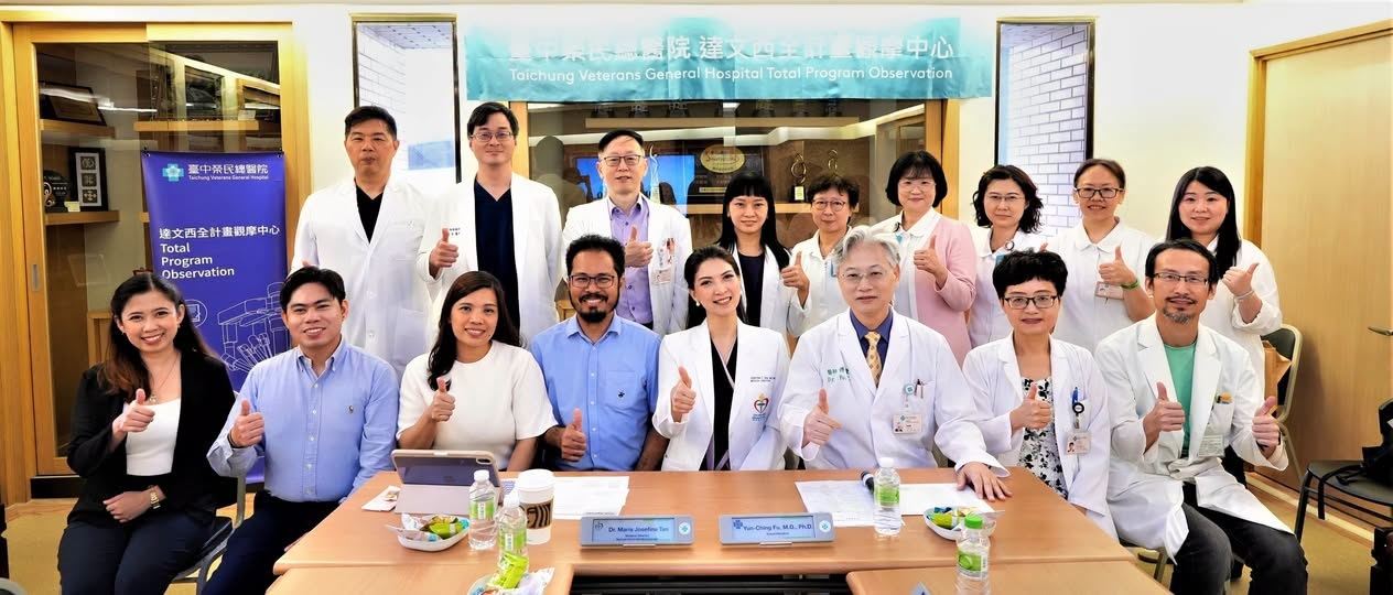 菲律賓 Sacred Heart Medical Center 醫療團隊由醫療總監 Dr. Maria Josefina Tan 率領達文西手術核心成員共5人蒞院交流.jpg