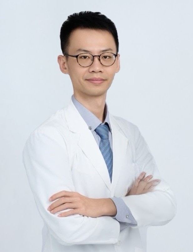 王志耕醫師大頭照+.jpg