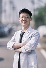 劉濟興醫師.jpg