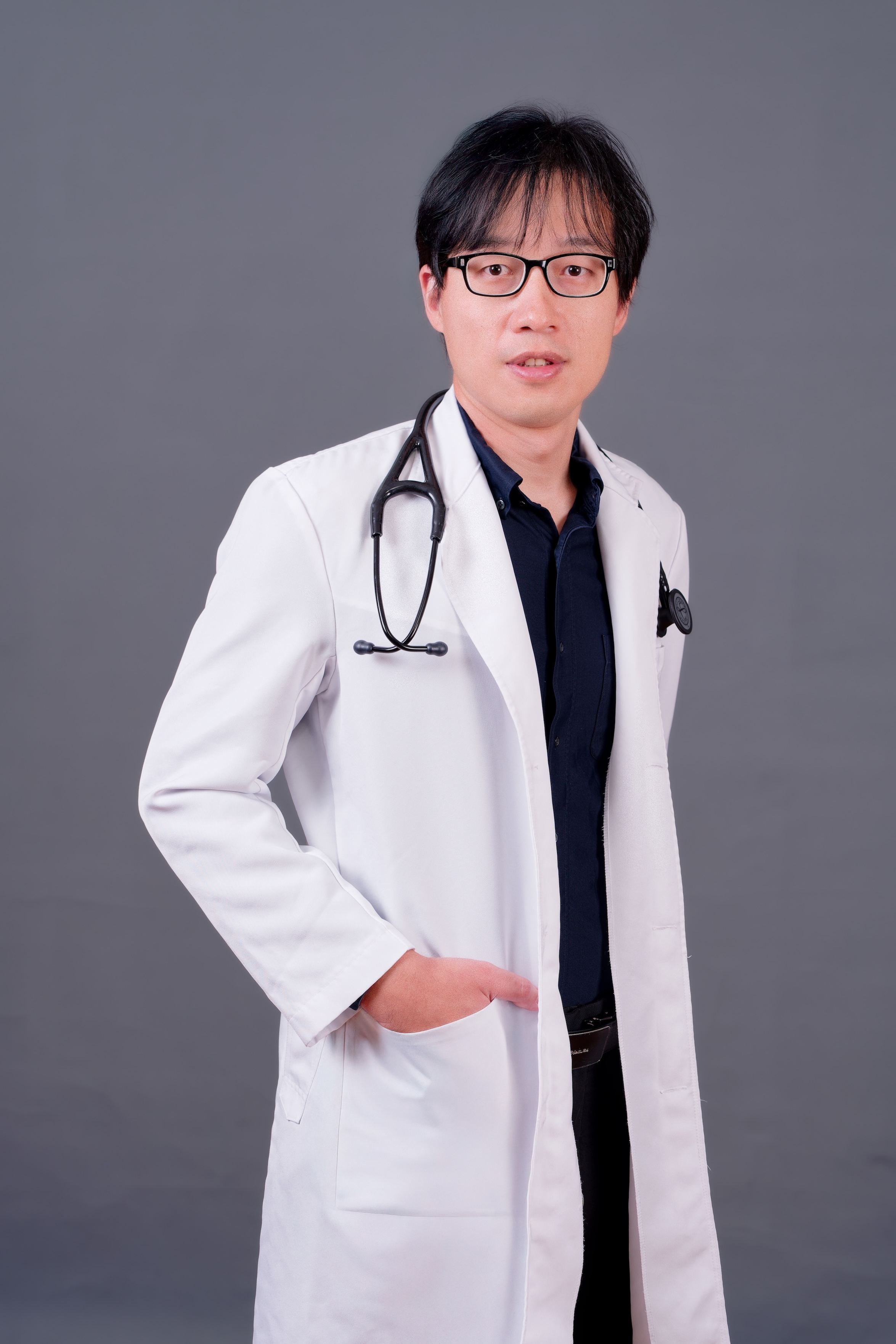 陳昱瑋 科主任.jpg
