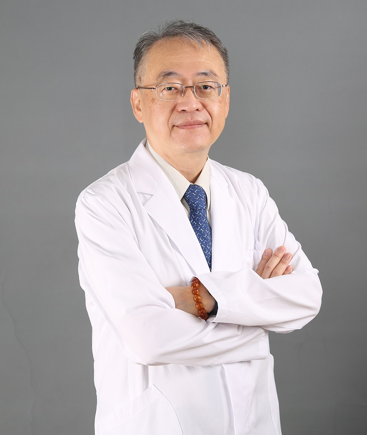 何鴻鋆 科主任-修.png