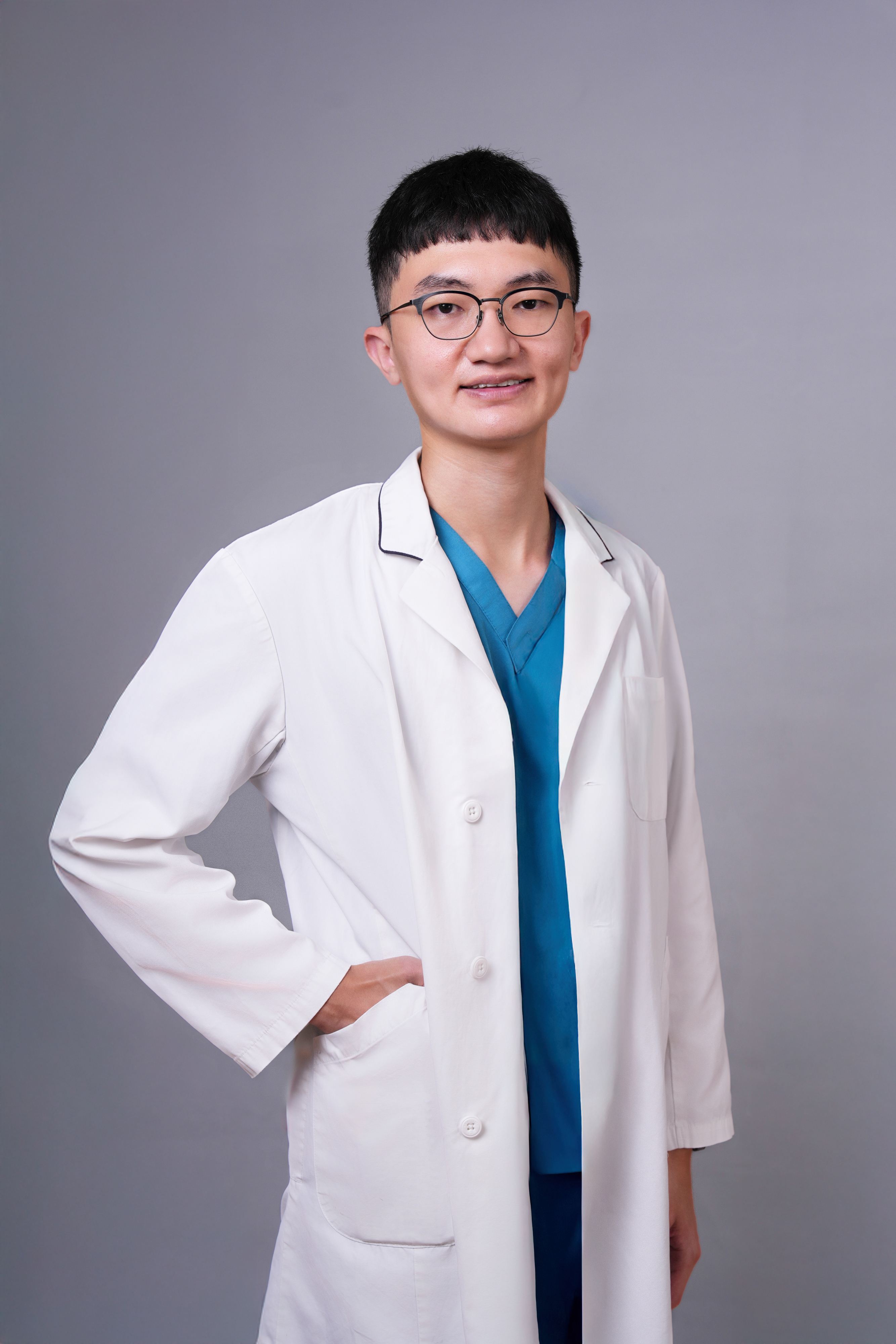  賴亮穎治療師